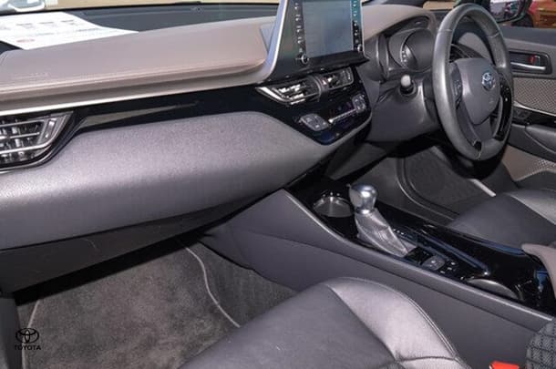 2023 Toyota C-HR Hybrid Koba 2WD image 9