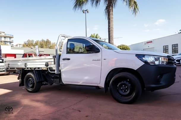 2024 TOYOTA Hilux 4x2 Workmate image 3