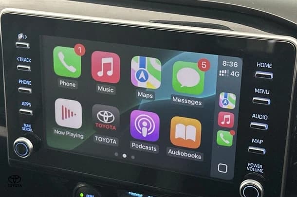2022 Toyota Hilux SR5 image 3