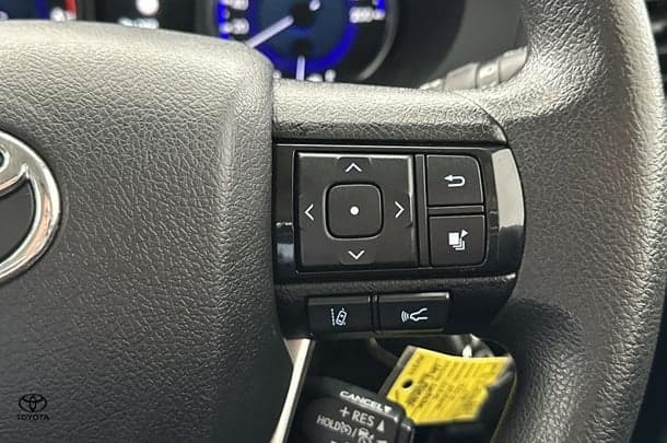 2019 Toyota Hilux SR image 20
