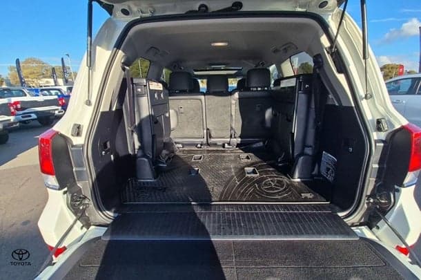 2021 Toyota Landcruiser Sahara image 24