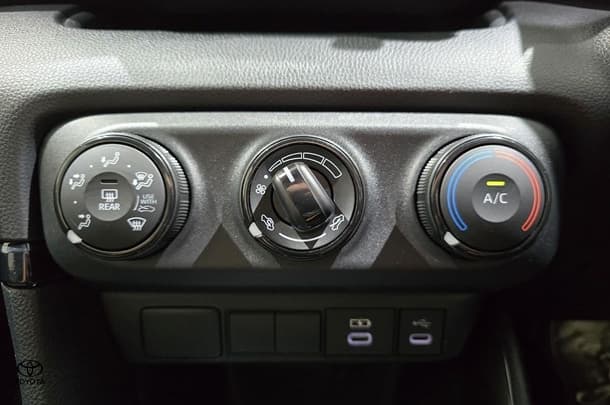 2024 Toyota Yaris Ascent Sport image 20