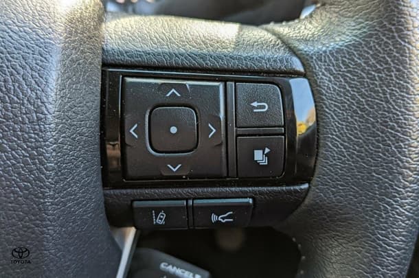 2023 Toyota Hilux 4x4 SR5 image 29