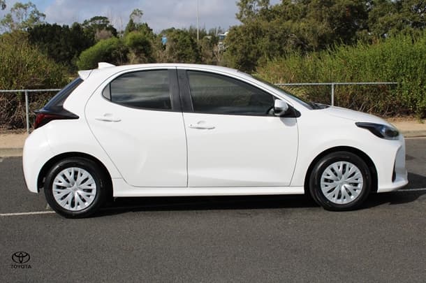 2021 Toyota Yaris Ascent Sport image 6