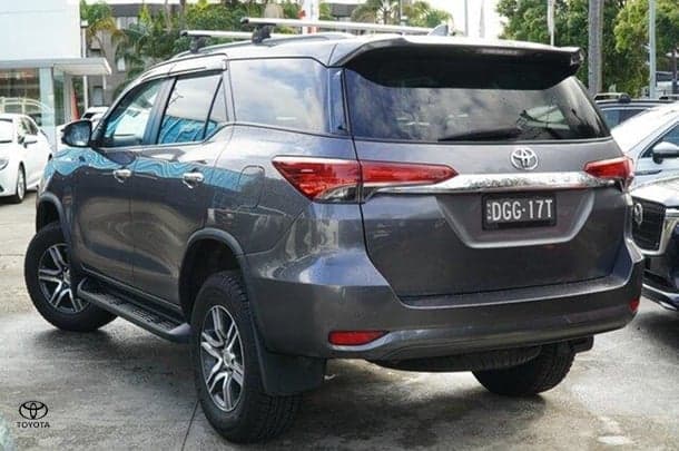 2021 Toyota Fortuner GXL image 3