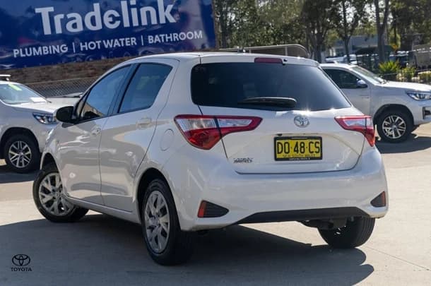2019 Toyota Yaris Ascent image 2