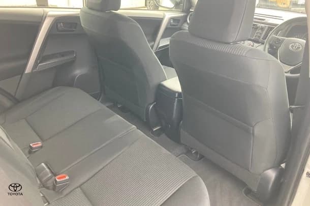 2016 Toyota RAV4 GX-2WD image 11