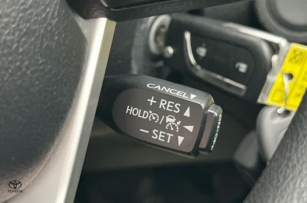 2020 Toyota Hilux SR image 29