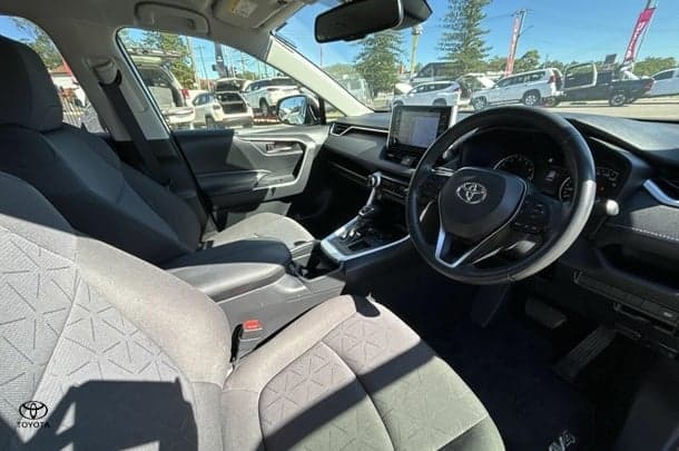 2021 Toyota RAV4 GXL-2WD image 11