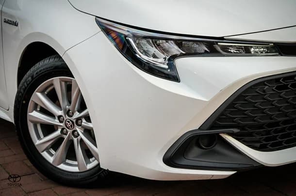 2024 Toyota Corolla Hatch Hybrid Ascent Sport image 2