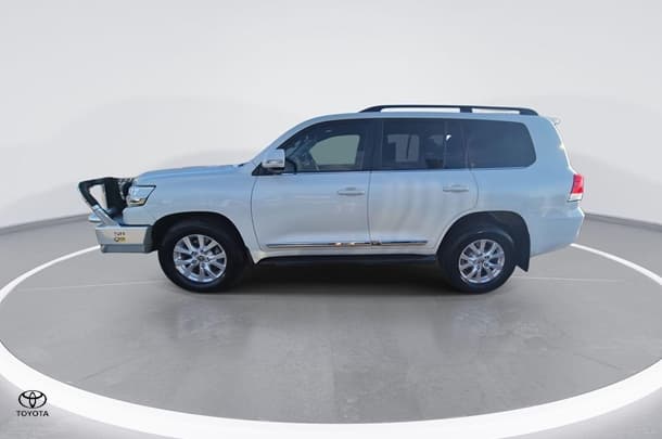 2021 Toyota Landcruiser Sahara image 8