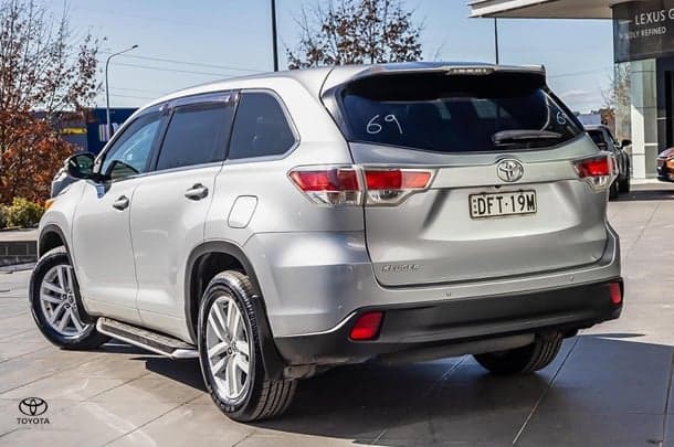 2015 Toyota KLUGER 4x2 GX image 3