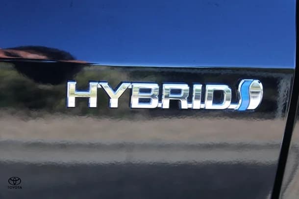 2023 Toyota Corolla Cross Hybrid GX image 15
