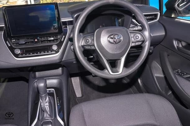 2024 Toyota Corolla Hatch Hybrid Ascent Sport image 7