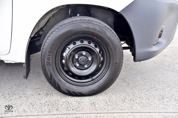 2023 Toyota Hilux 4x2 Workmate image 7