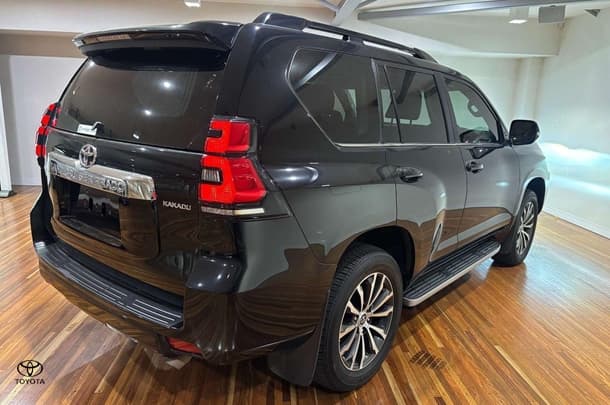 2021 Toyota Prado Kakadu image 10
