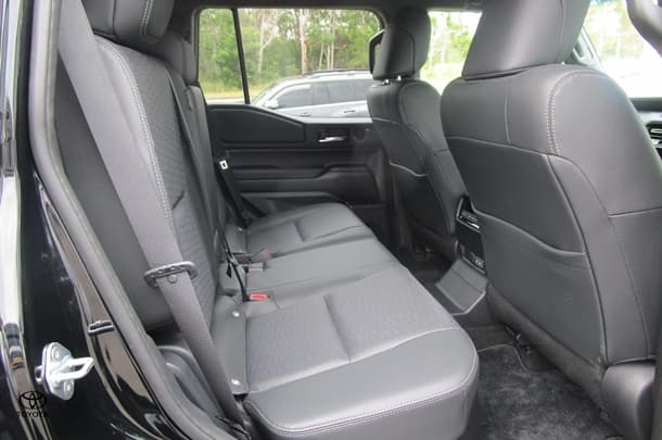 2024 Toyota Prado VX image 13