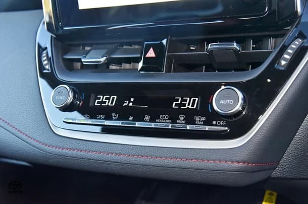 2024 Toyota COROLLA ZR image 19