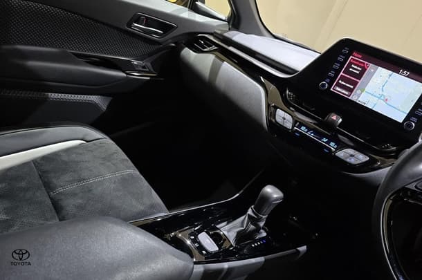 2023 Toyota C-HR Hybrid GR-S image 26