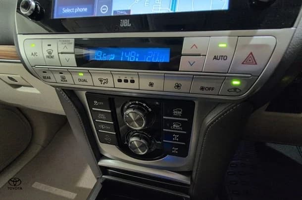 2022 Toyota Prado Kakadu image 25