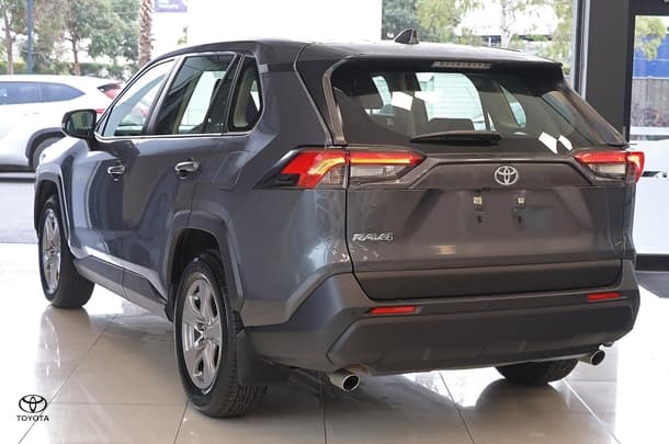 2022 Toyota RAV4 GX-2WD image 2