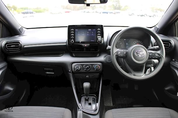 2023 Toyota Yaris Ascent Sport image 16