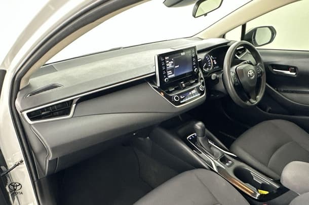 2020 Toyota Corolla Sedan Hybrid Ascent Sport image 17