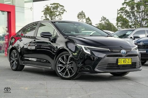 2024 Toyota Corolla Sedan Hybrid ZR image 2
