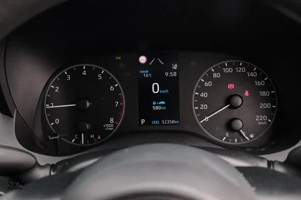 2022 Toyota Yaris Ascent Sport image 10