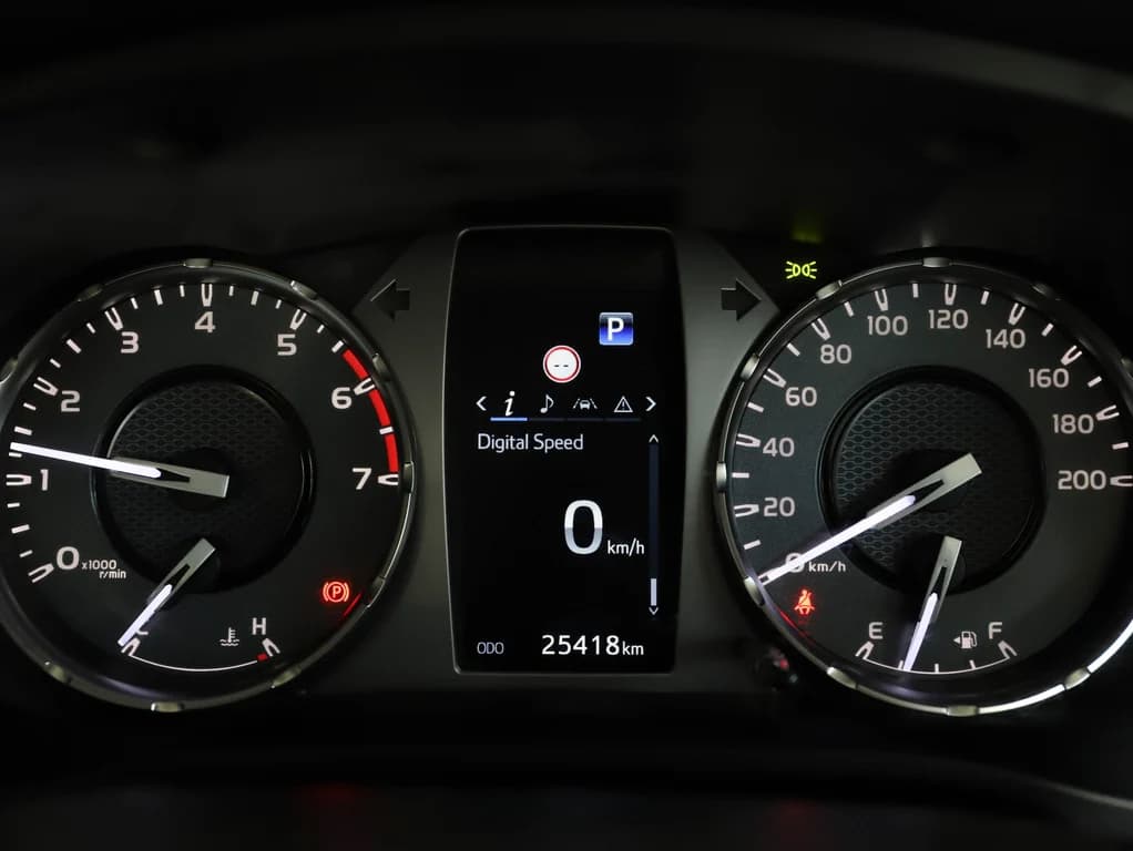 2022 Toyota Hilux Workmate image 8