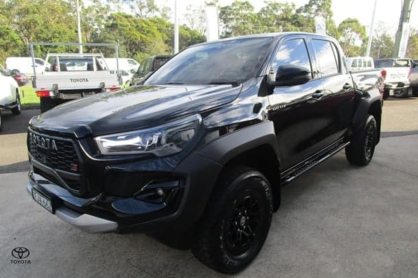 2024 Toyota Hilux GR-S image 3