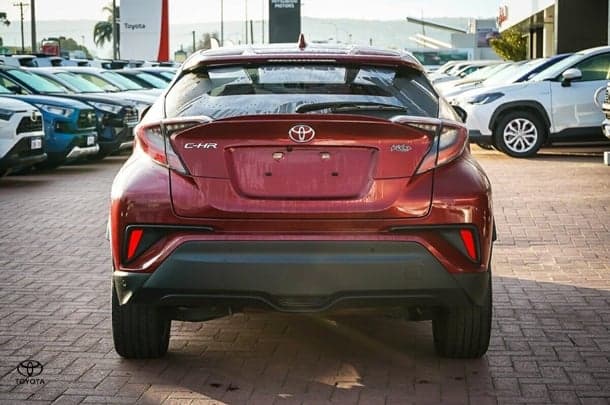 2017 Toyota C-HR L3 image 7
