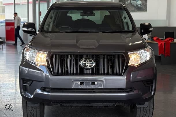 2020 Toyota Prado GX image 3