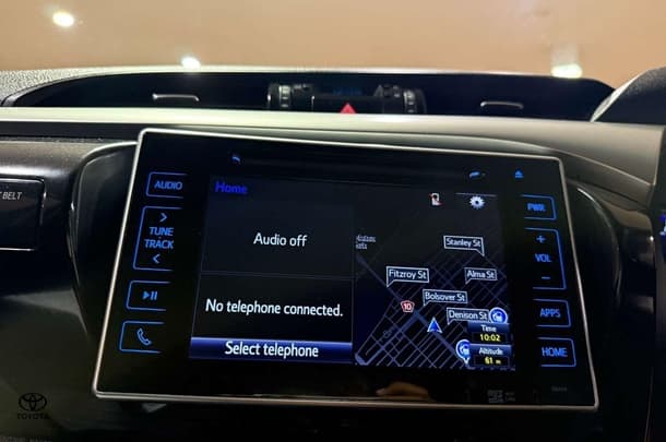 2019 Toyota Hilux SR5 image 23