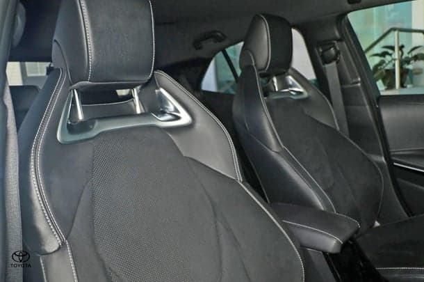 2022 Toyota Corolla Hatch Hybrid ZR image 11