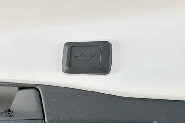 2022 Toyota RAV4 Cruiser 2WD image 39