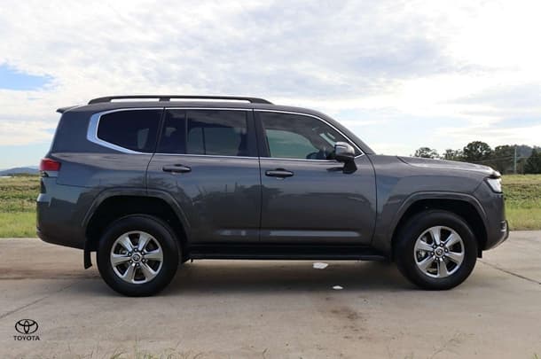 2022 Toyota Landcruiser VX image 7
