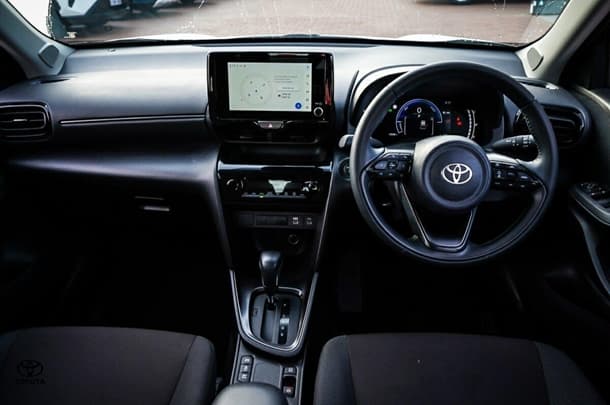 2024 Toyota Yaris Cross Hybrid GX image 12