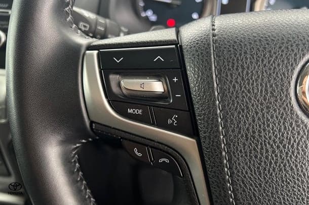 2023 Toyota Prado Kakadu image 20