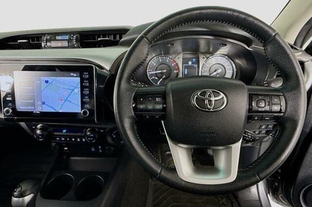 2022 Toyota Hilux SR5 image 19