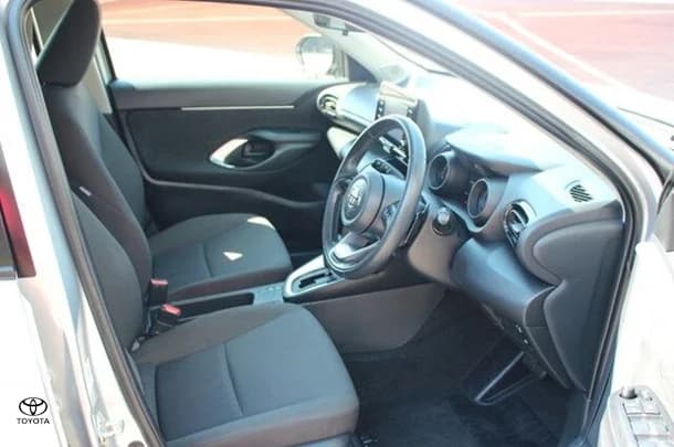 2023 Toyota Yaris Cross GX image 10