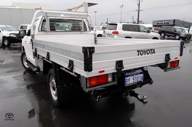 2023 Toyota HILUX 4x4 SR image 7