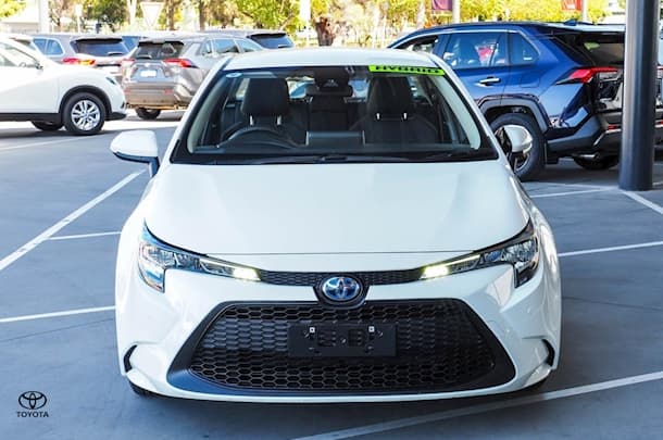2020 Toyota Corolla Ascent Sport Hybrid image 3