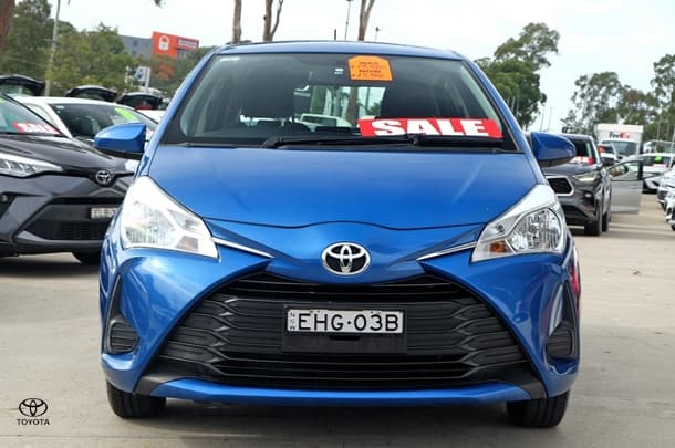 2019 Toyota Yaris Ascent image 3