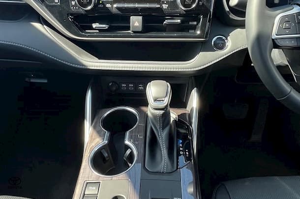 2023 Toyota Kluger Hybrid AWD GRANDE image 18