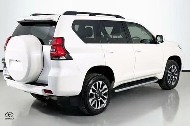 2023 Toyota Prado VX image 9