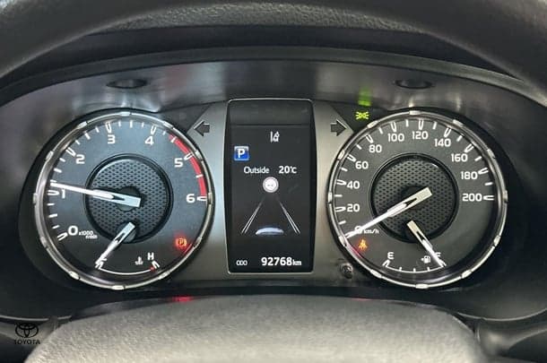 2020 Toyota Hilux SR image 18