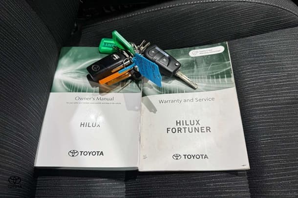 2022 Toyota Hilux SR image 21
