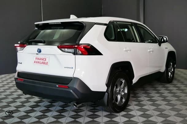 2024 Toyota RAV4 Hybrid GX 2WD image 4