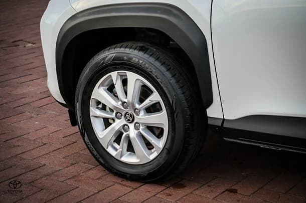 2024 Toyota Yaris Cross Hybrid GX image 5